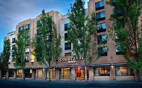 Courtyard Portland Downtown / Convention Center